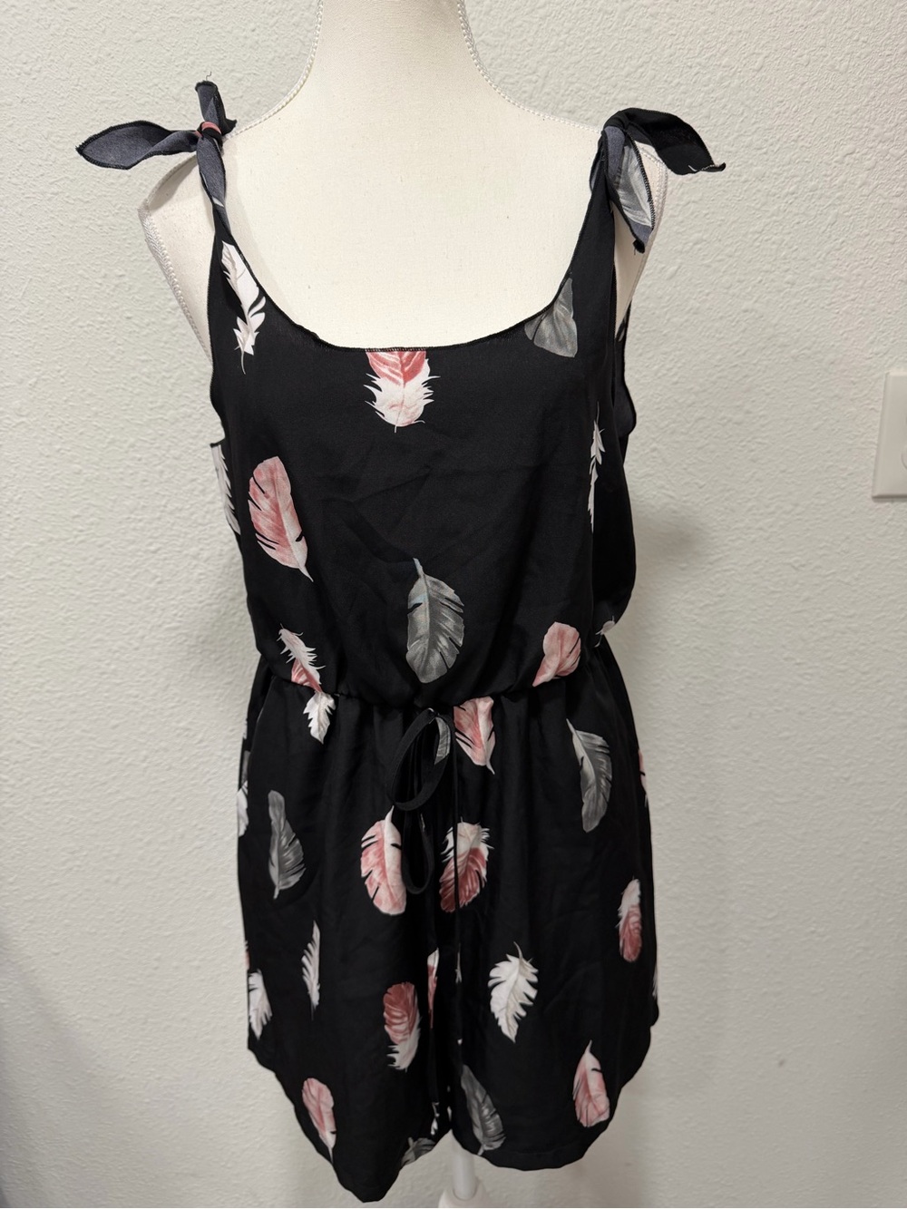 Feather Print Tie Shoulder Romper EUC - Picture 2 of 9